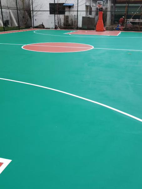 范县 球场长期使用易出现地面开裂